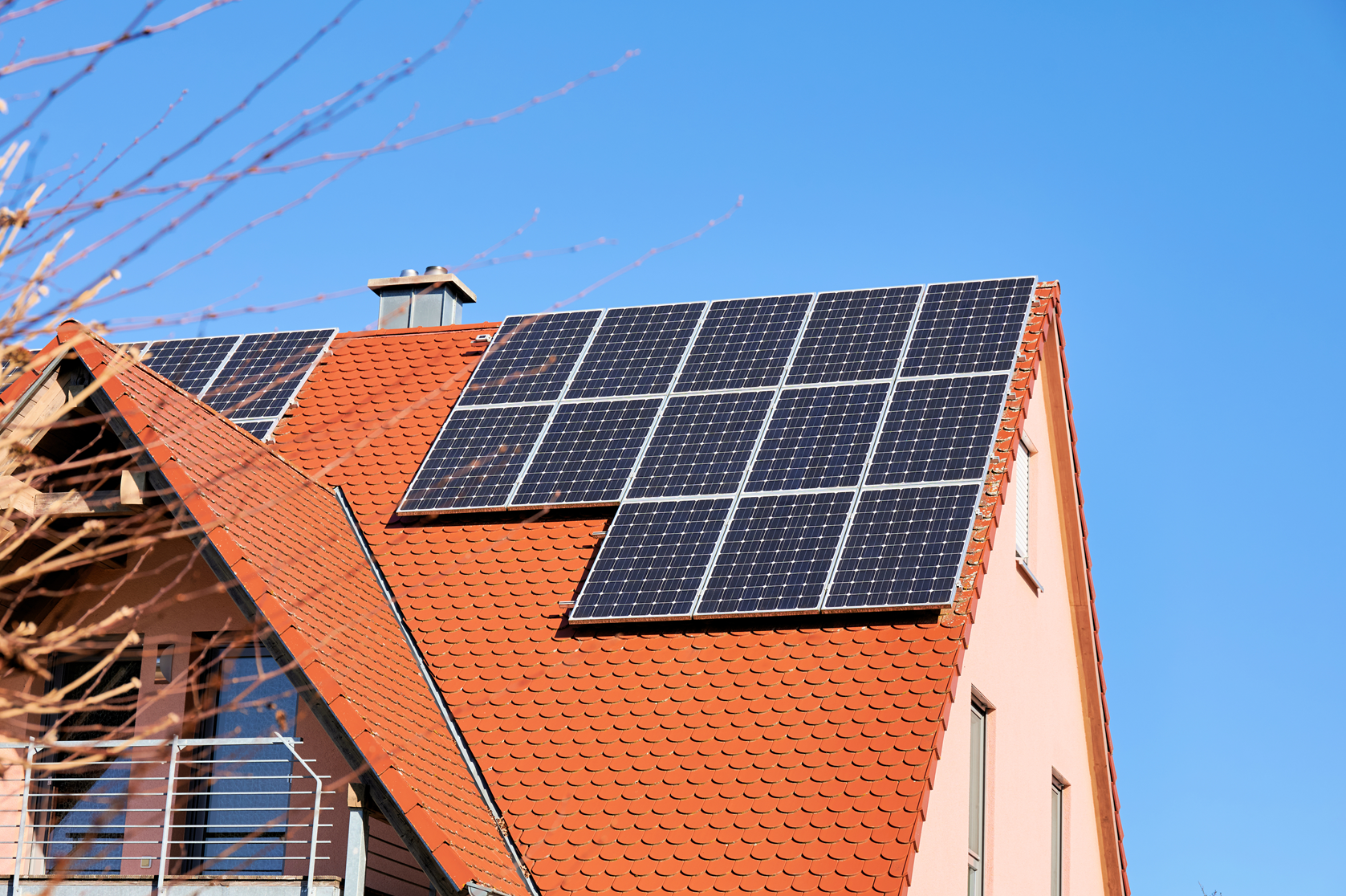 Pompa ciepła z fotowoltaiką – czy warto? Wszystko, co musisz wiedzieć